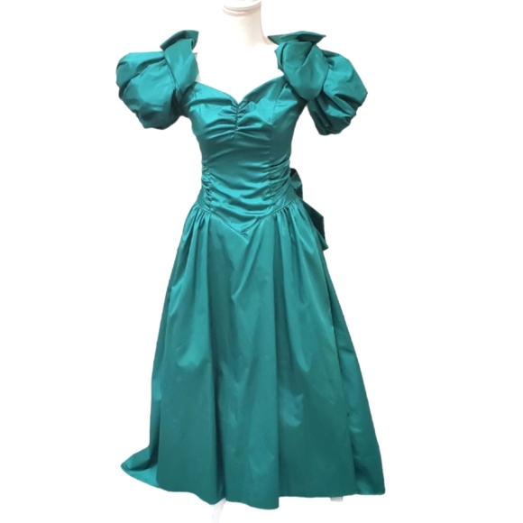 Vintage Dresses Vintage Emerald Green Victorian Formal Party Dress